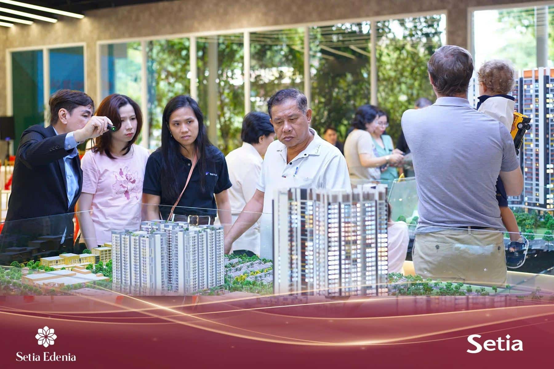 Setia Edenia Khách hàng tham quan nhà mẫu cuối tuần Setia Edenia