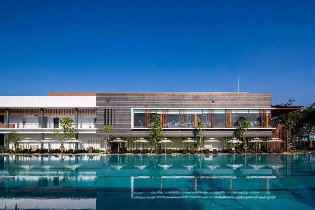 Hồ bơi chuẩn quốc tế tại Sports Club Celadon City